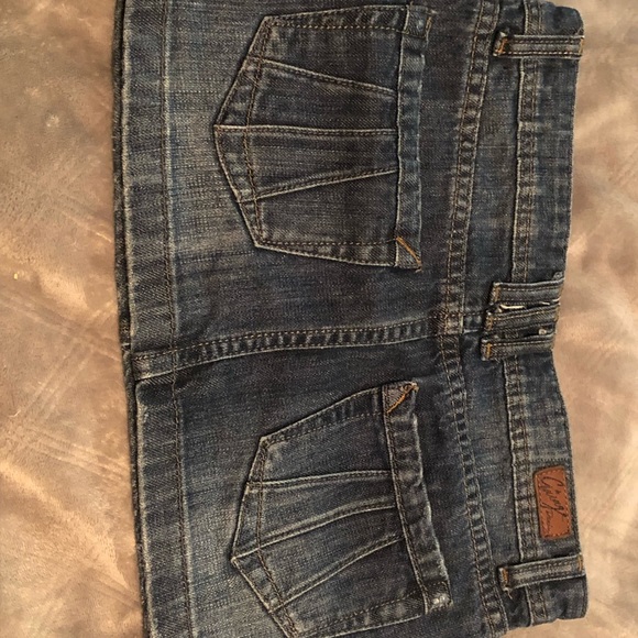 Jean skirt. - Picture 2 of 3